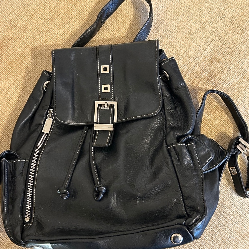 Perlina black leather backpack